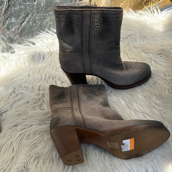 Prada theCar Shoe Women's mid-calf ankle boots in anthracite suede Size US 6.5-7 - Picture 9 of 11